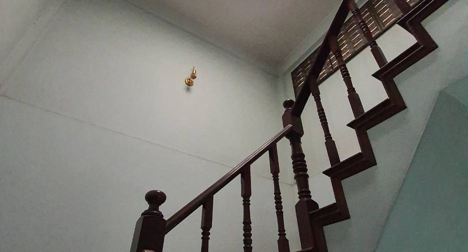 For rent 2 bedrooms townhouse in Yan Nawa, Bangkok