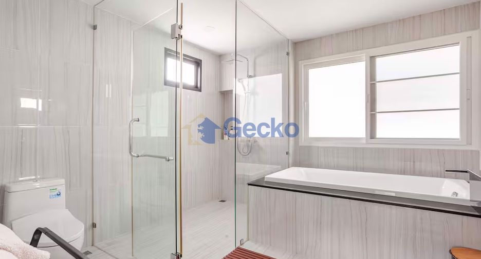 For rent 4 bedrooms house in Bang Lamung, Chonburi