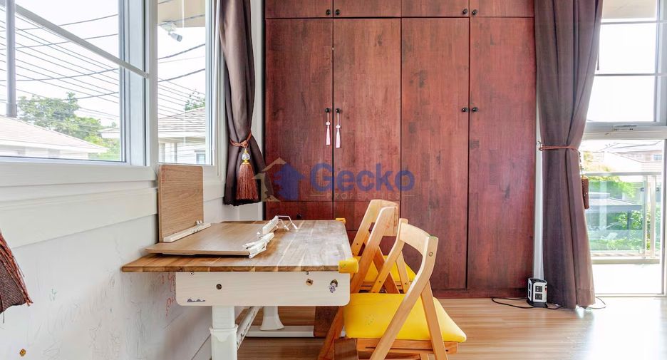 For rent 4 bedrooms house in Bang Lamung, Chonburi