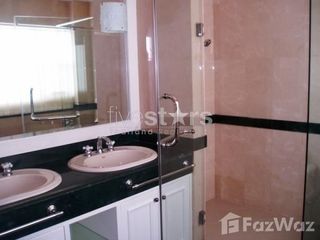 For rent 4 bedrooms condo in Khlong Toei, Bangkok
