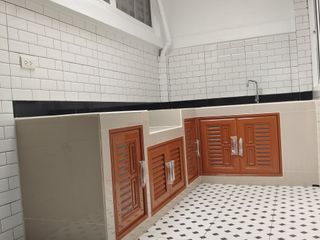 For rent 3 bedrooms townhouse in Bang Na, Bangkok