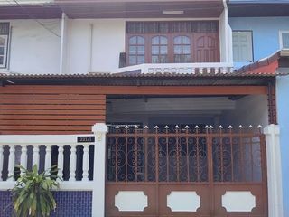 For rent 3 bedrooms townhouse in Bang Na, Bangkok