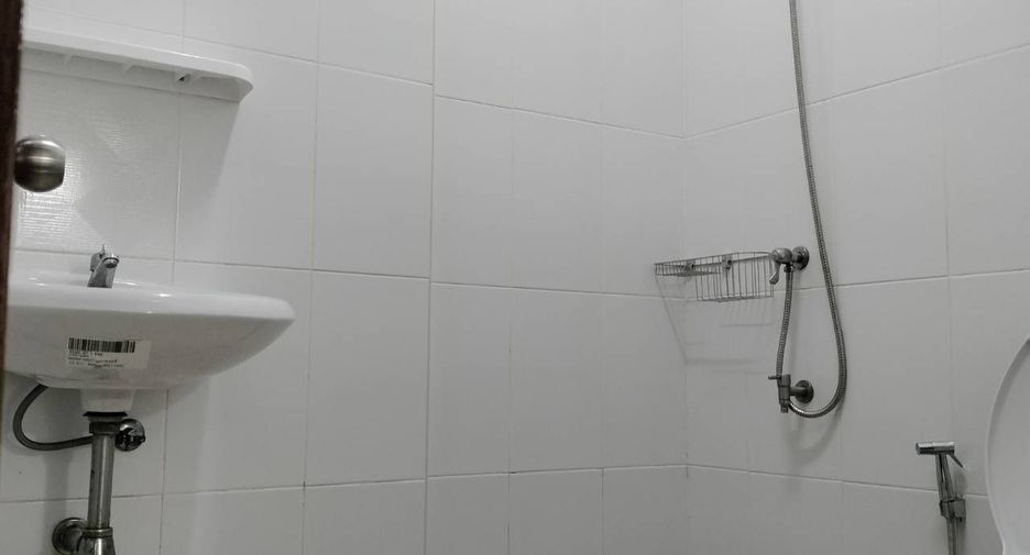 For rent 3 bedrooms townhouse in Bang Na, Bangkok