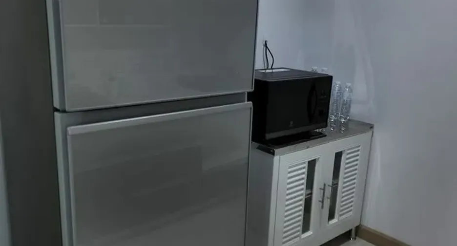 Condo en alquiler de 3 habitaciones en Yan Nawa, Bangkok