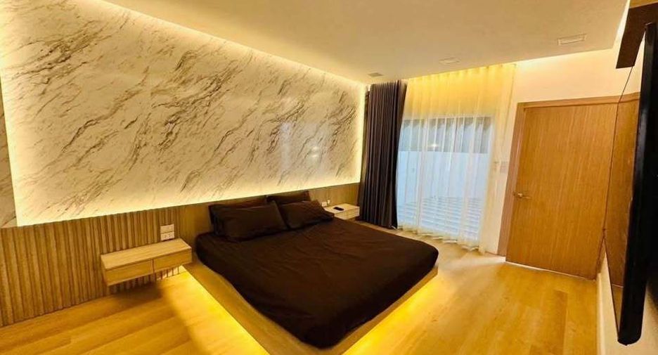 For rent 2 bedrooms house in Sathon, Bangkok