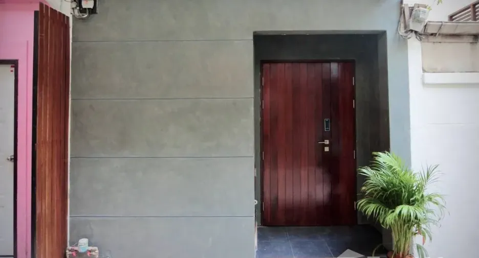 For rent 2 ベッドルーム townhouse in Sathon, Bangkok