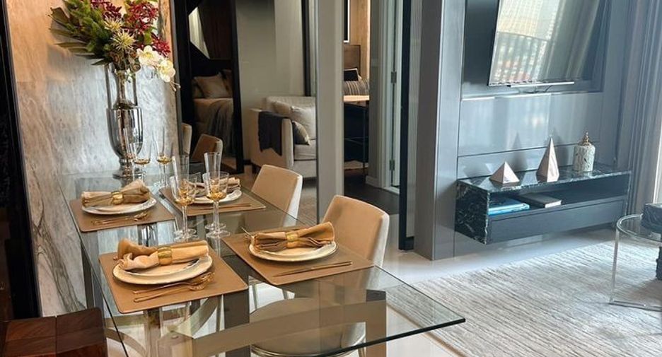 For rent 2 bedrooms condo in Sathon, Bangkok