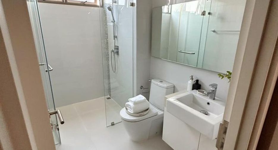 For rent 2 bedrooms condo in Sathon, Bangkok