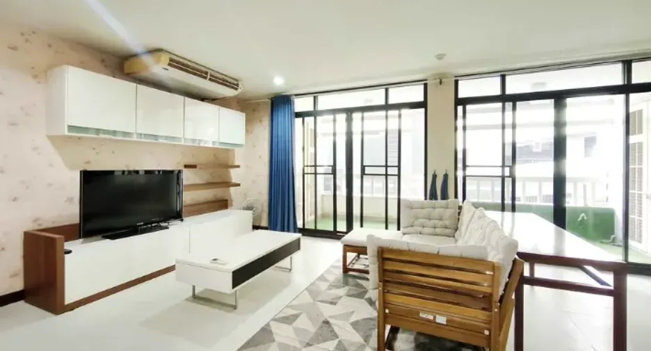 ให้เช่า 3 ห้องนอน คอนโด ใน วัฒนา, กรุงเทพฯ