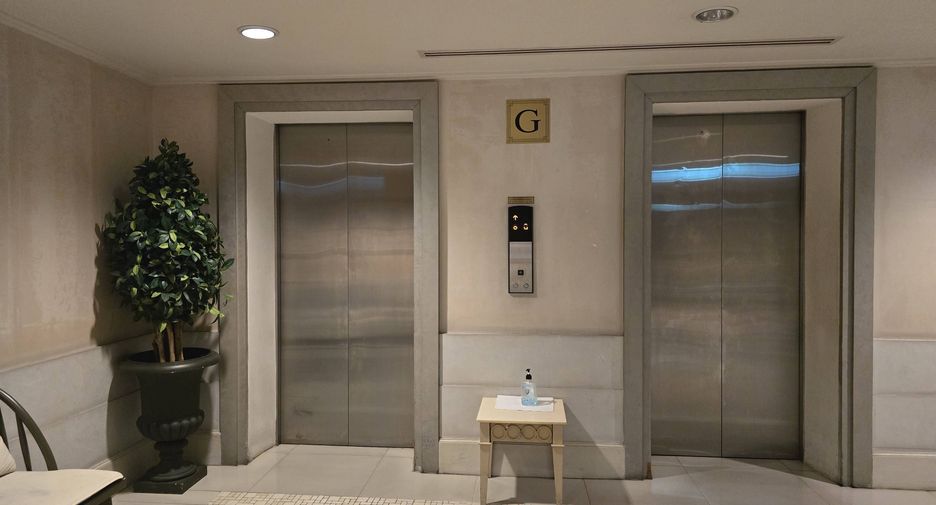 For rent studio condo in Phaya Thai, Bangkok