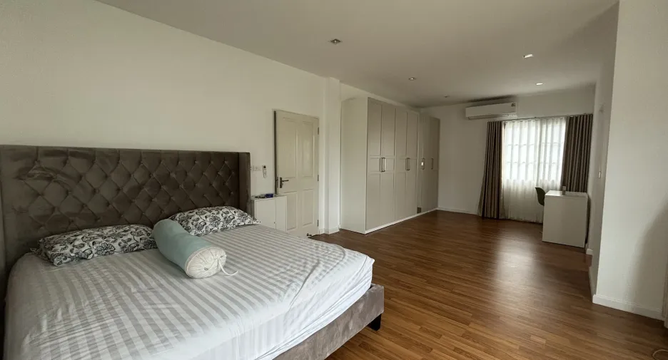 Haus zur Miete mit 4 Zimmer in Prawet, Bangkok