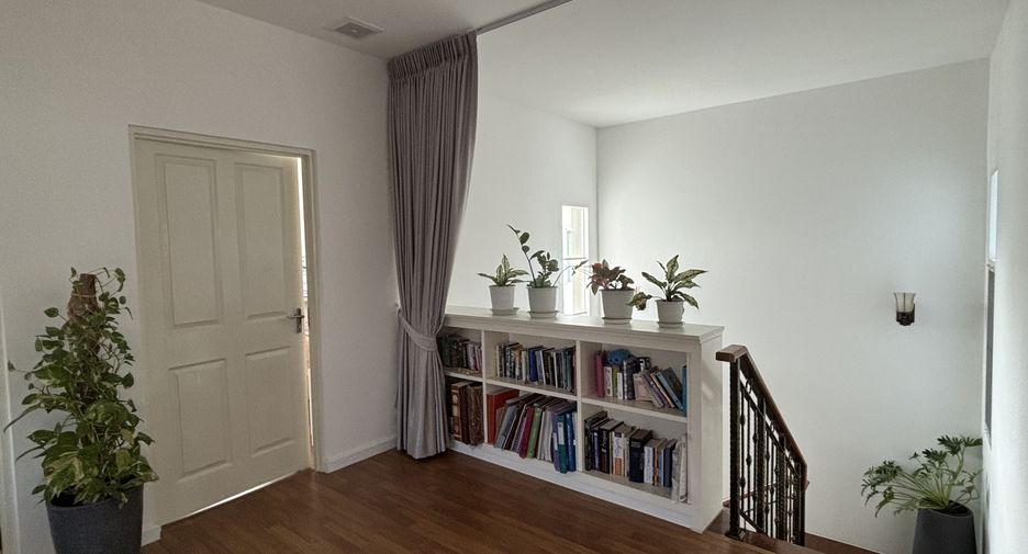 Haus zur Miete mit 4 Zimmer in Prawet, Bangkok
