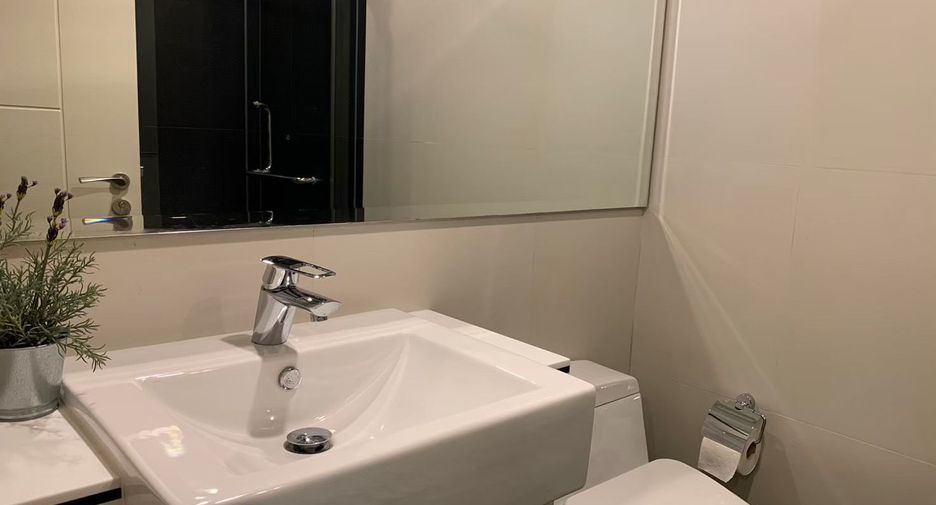 For rent 3 ベッドルーム condo in Khlong Toei, Bangkok