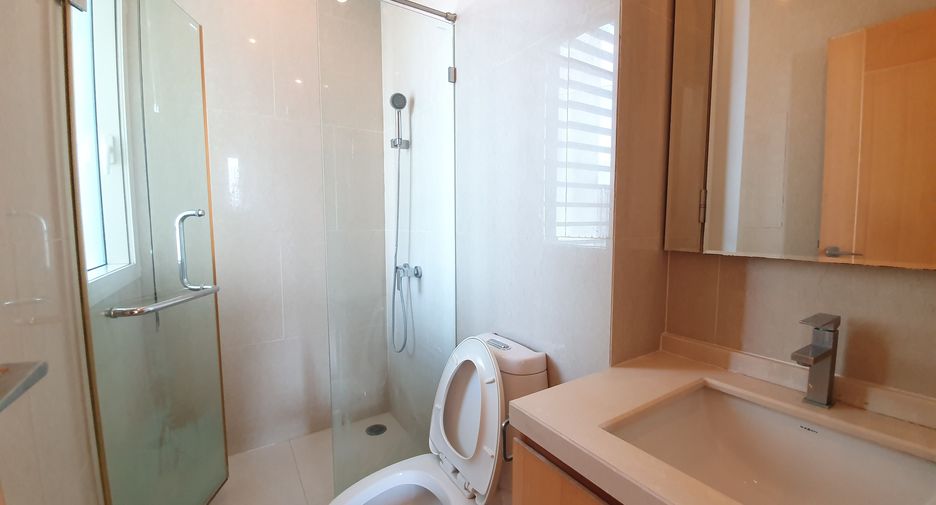 For rent 2 bedrooms condo in Chatuchak, Bangkok