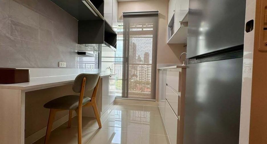 For rent 1 bed condo in Sathon, Bangkok
