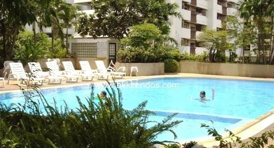 For rent 2 bedrooms condo in Watthana, Bangkok