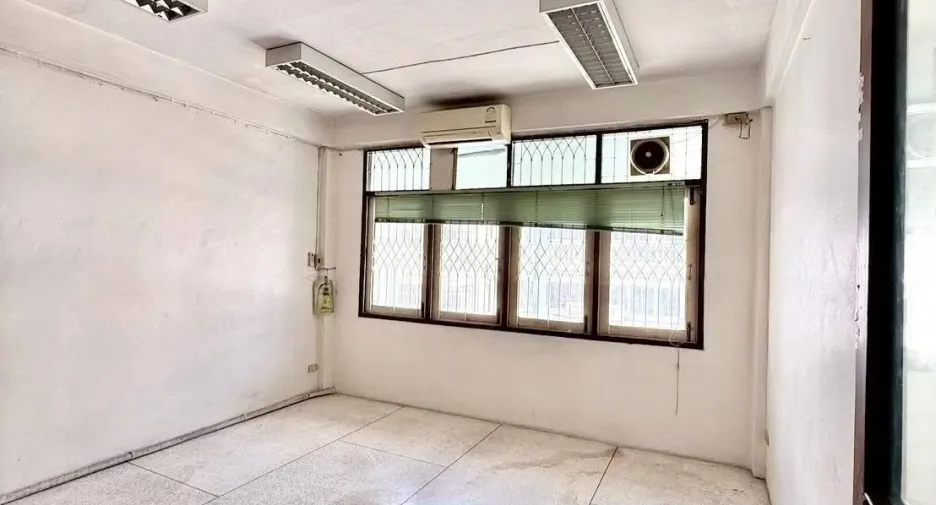 Reihenhaus zur Miete mit 3 Zimmer in Din Daeng, Bangkok