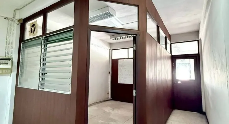 Reihenhaus zur Miete mit 3 Zimmer in Din Daeng, Bangkok