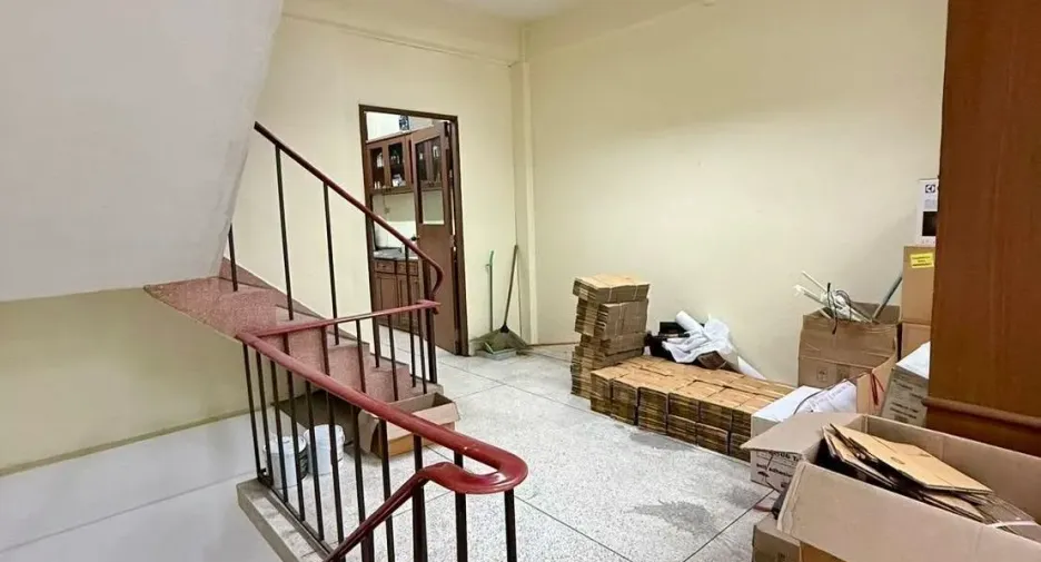 Reihenhaus zur Miete mit 3 Zimmer in Din Daeng, Bangkok