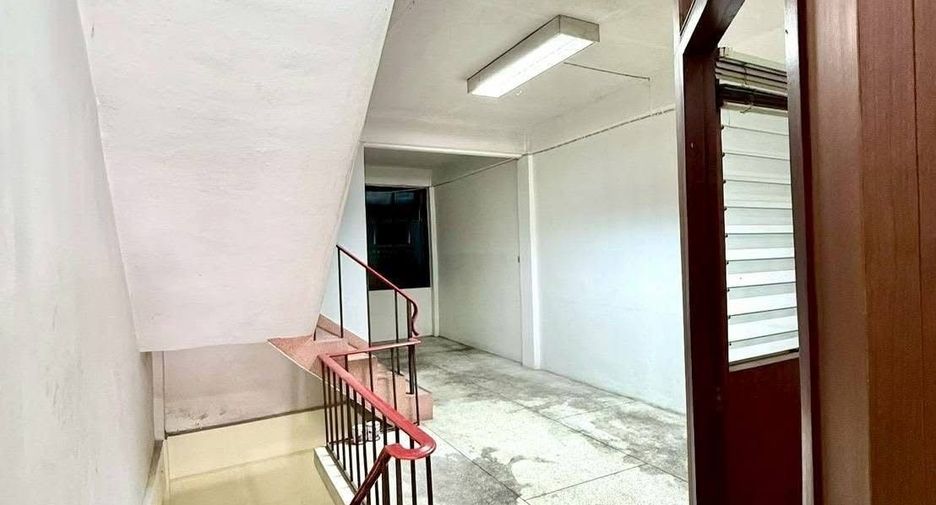 Reihenhaus zur Miete mit 3 Zimmer in Din Daeng, Bangkok