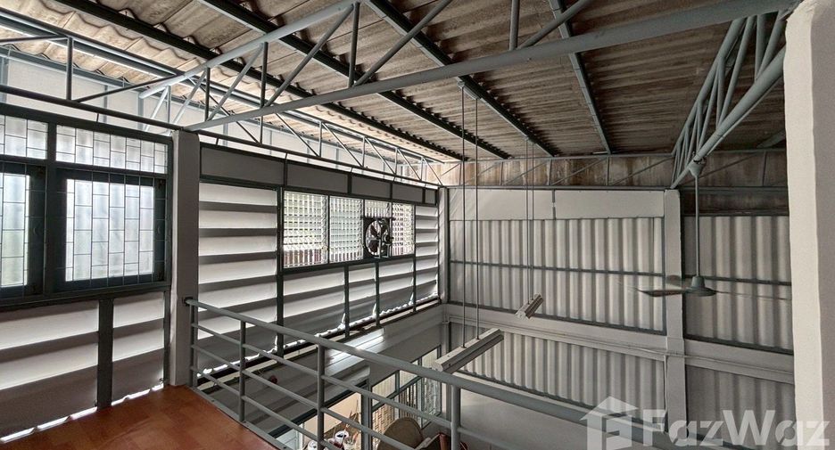 Casa en alquiler de 4 habitaciones en Bang Kho Laem, Bangkok