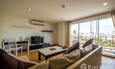 For rent 2 bedrooms condo in Yan Nawa, Bangkok