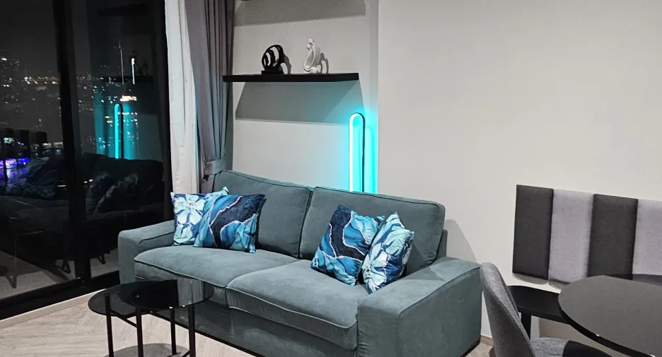 Wohnung zur Miete mit 2 Zimmer in Khlong San, Bangkok