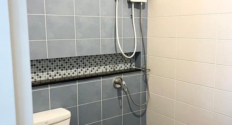 For rent 3 ベッドルーム townhouse in Phra Khanong, Bangkok