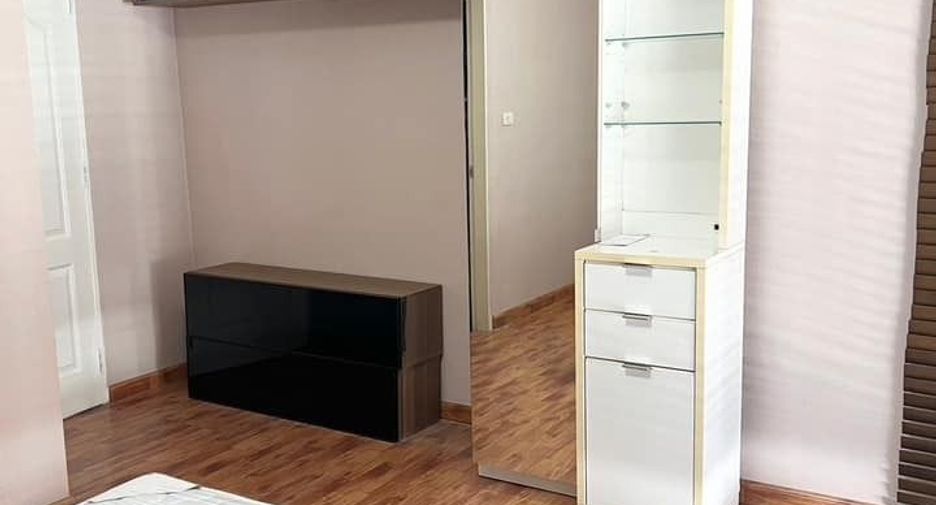 For rent 3 ベッドルーム townhouse in Phra Khanong, Bangkok