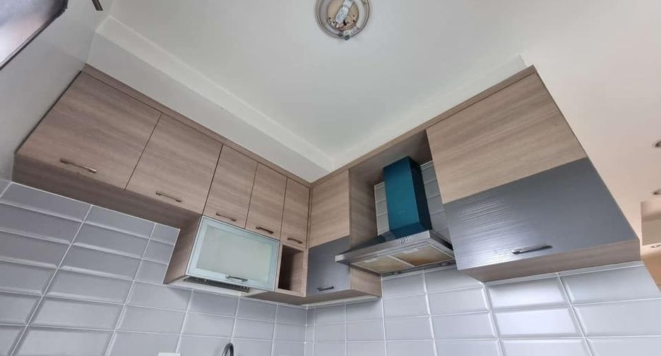 For rent 3 ベッドルーム townhouse in Phra Khanong, Bangkok