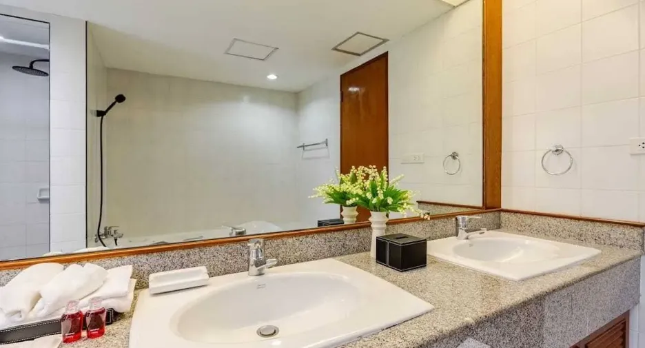 À louer 3 chambres appartement à Khlong Toei, Bangkok