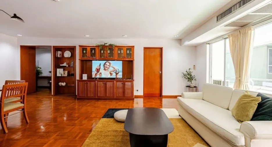 À louer 3 chambres appartement à Khlong Toei, Bangkok