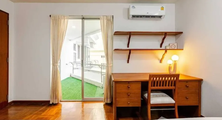 À louer 3 chambres appartement à Khlong Toei, Bangkok