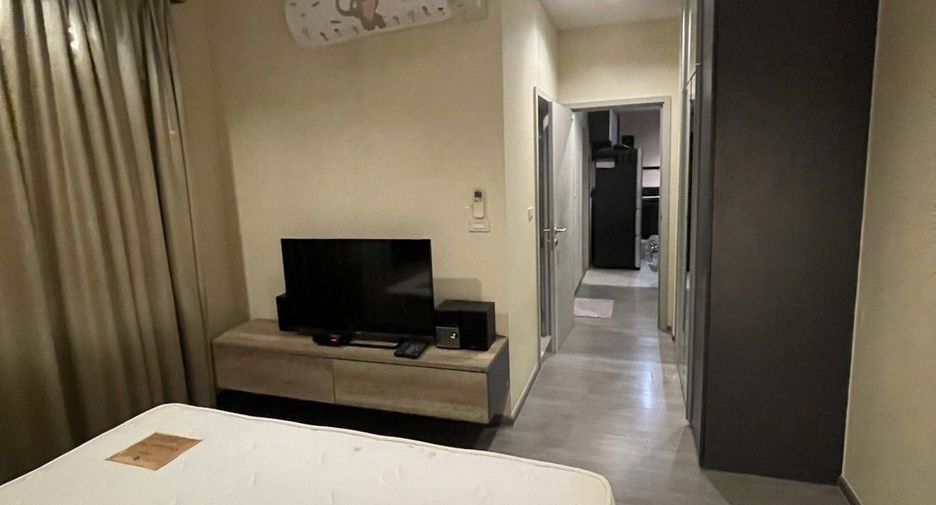 For rent 2 bedrooms condo in Khlong San, Bangkok