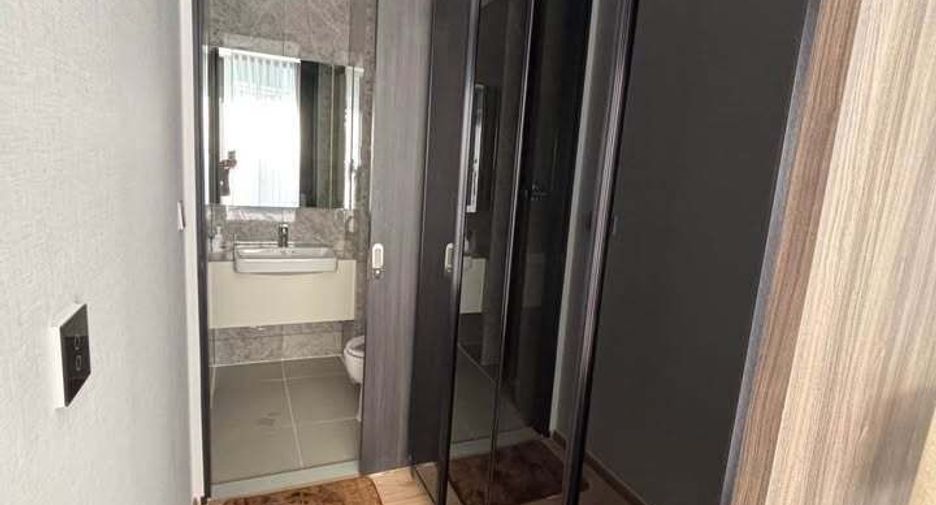 For rent studio condo in Phaya Thai, Bangkok