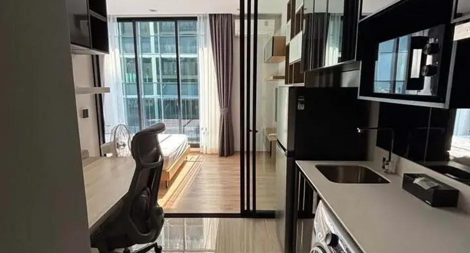 For rent studio condo in Phaya Thai, Bangkok