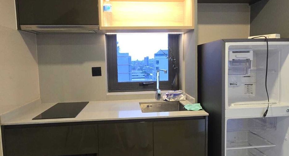 For rent 1 bed condo in Pathum Wan, Bangkok