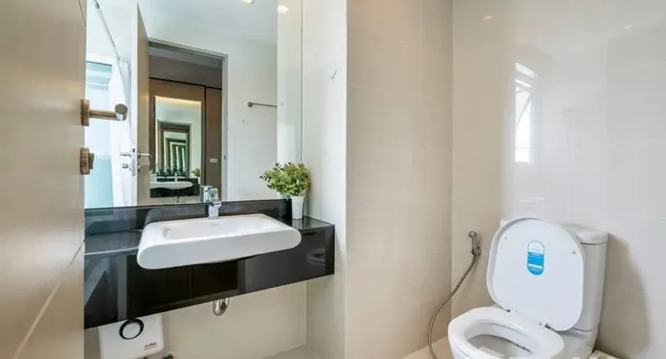 For rent 2 bedrooms condo in Ratchathewi, Bangkok