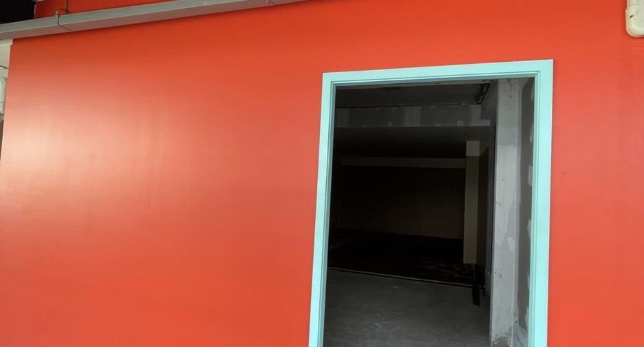 For rent 3 bedrooms retail Space in Phaya Thai, Bangkok