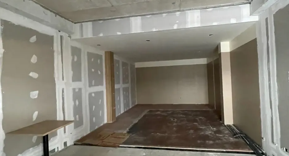 For rent 3 bedrooms retail Space in Phaya Thai, Bangkok