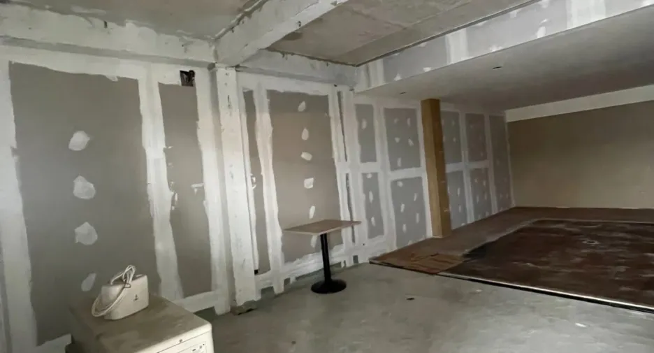 For rent 3 bedrooms retail Space in Phaya Thai, Bangkok