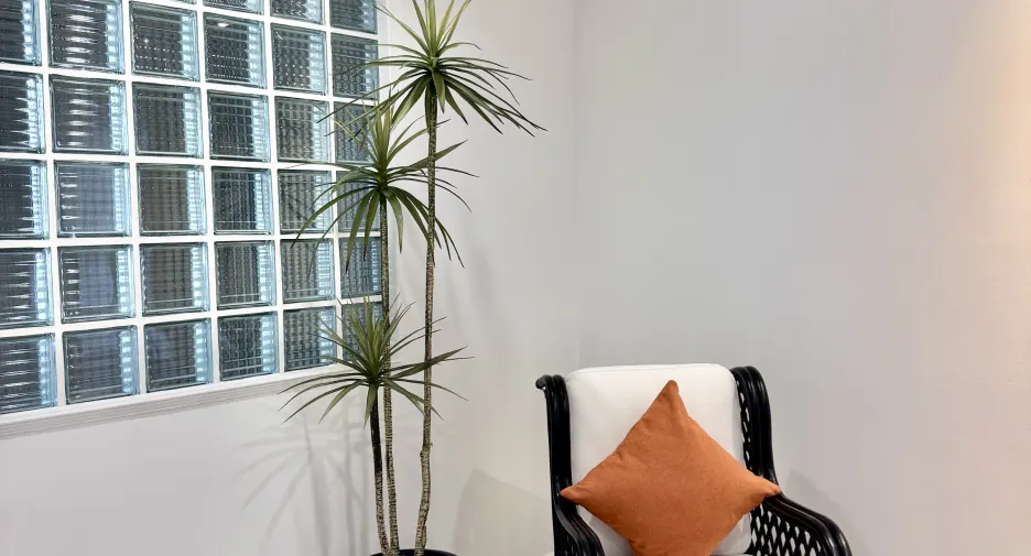For rent 4 bedrooms condo in Khlong Toei, Bangkok