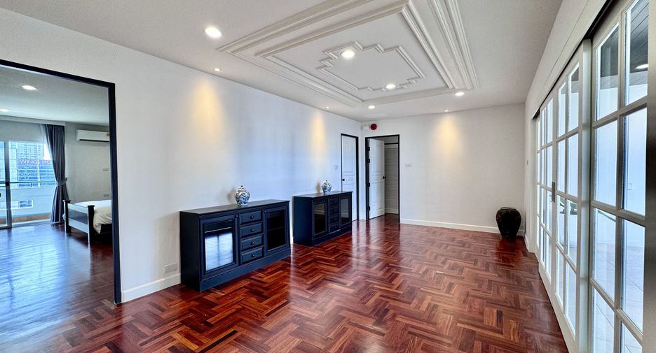 Wohnung zur Miete mit 4 Zimmer in Khlong Toei, Bangkok