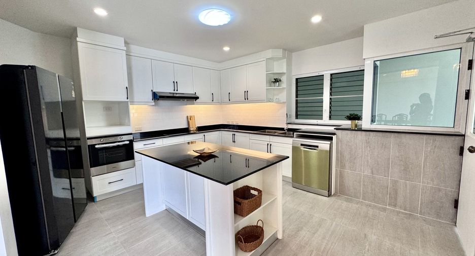 Wohnung zur Miete mit 4 Zimmer in Khlong Toei, Bangkok
