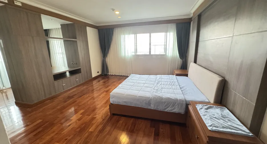 À louer 3 chambres appartement à Khlong Toei, Bangkok
