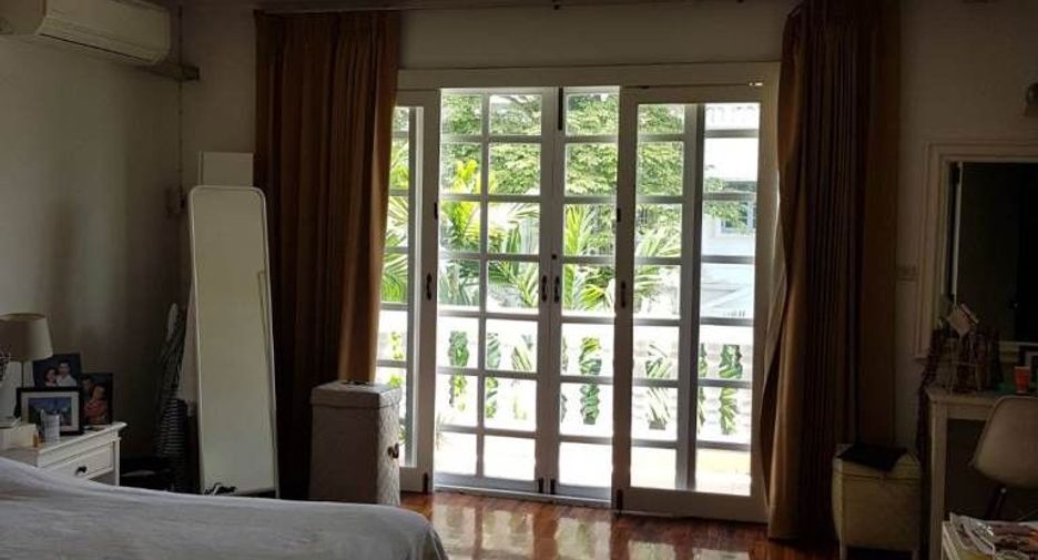Reihenhaus zur Miete mit 3 Zimmer in Watthana, Bangkok