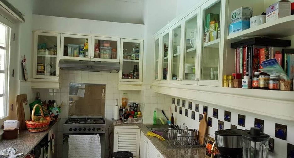 Reihenhaus zur Miete mit 3 Zimmer in Watthana, Bangkok
