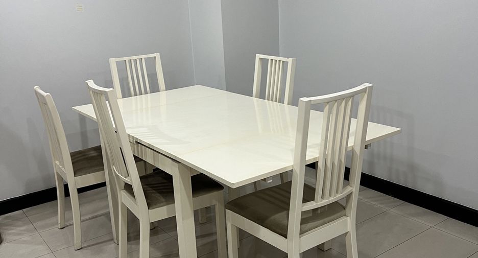 For rent 2 bedrooms condo in Watthana, Bangkok