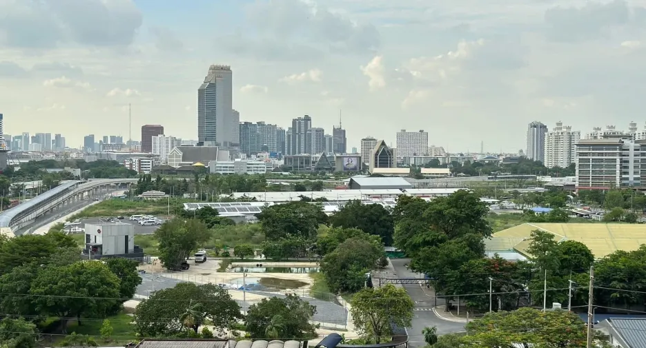Wohnung zur Miete mit 1 Zimmer in Huai Khwang, Bangkok