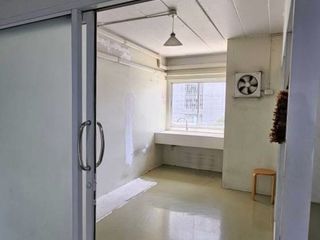 Аренда 1 кровать торговое помещение в Кхлонг Тоеи, Бангкок